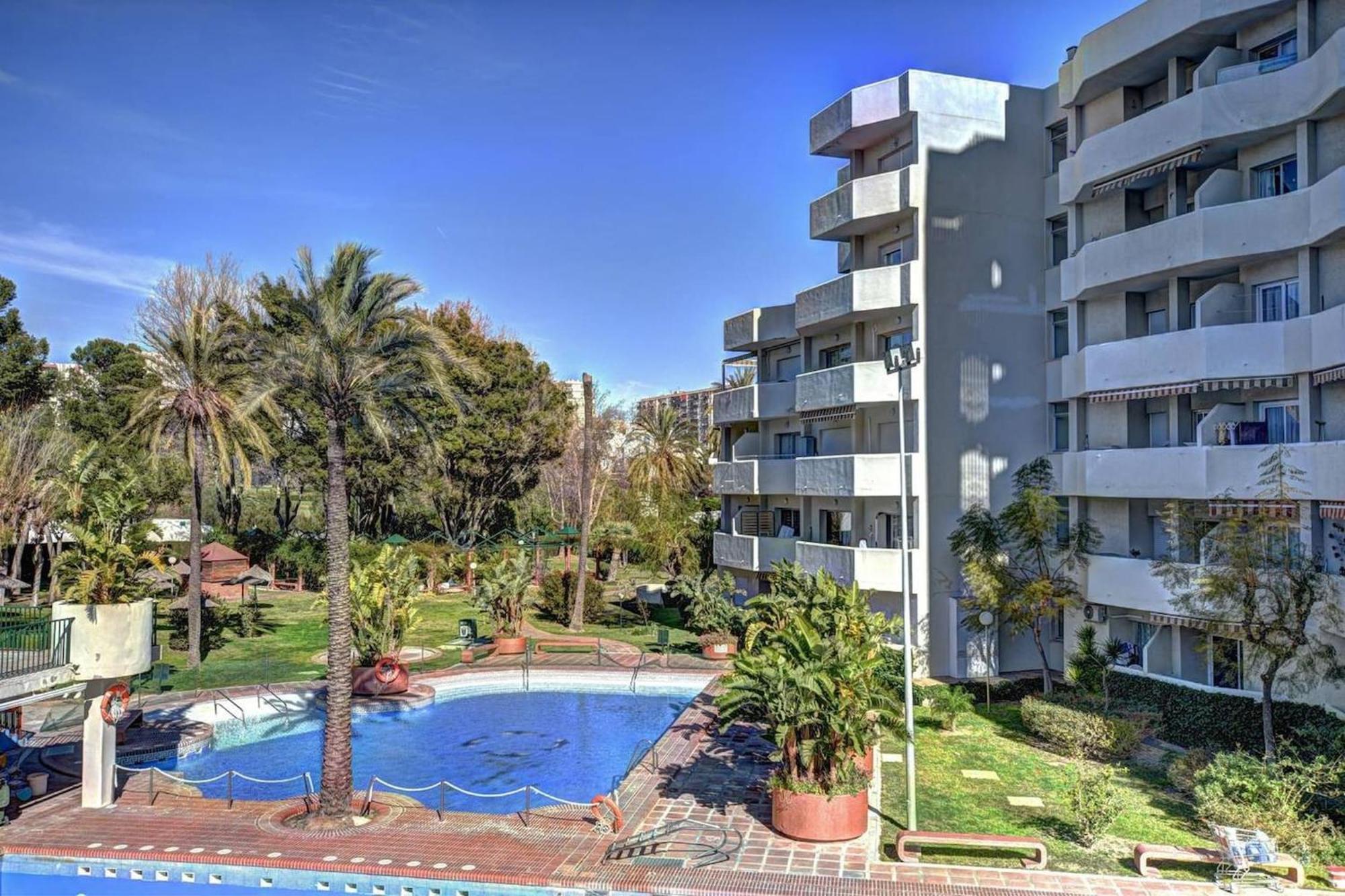 Benalbeach With Side Sea Views Apartment