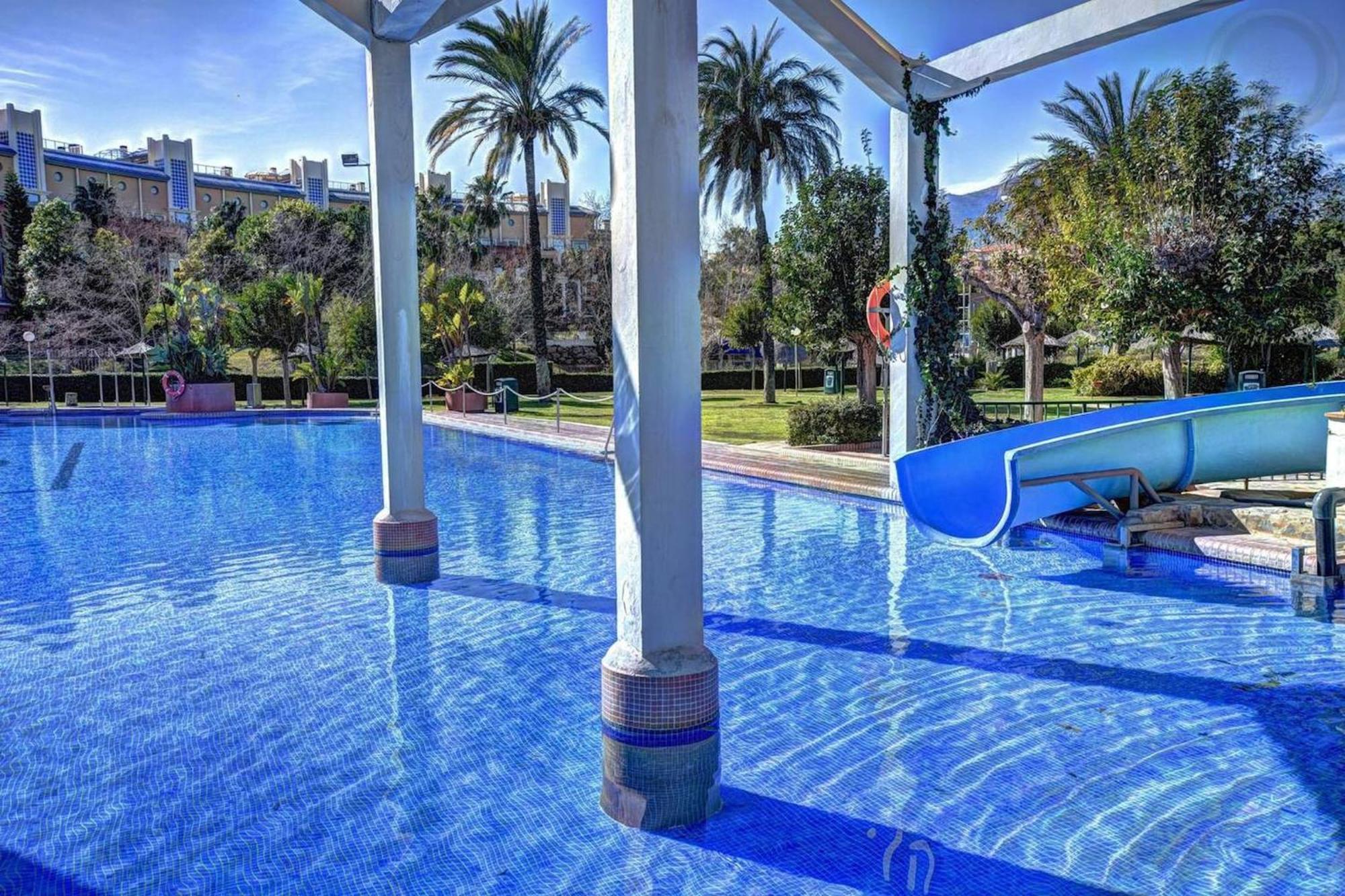 Benalbeach With Side Sea Views Apartment *